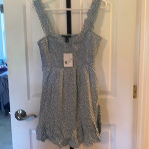 Forever 21 women’s mini dress size large, blue floral.